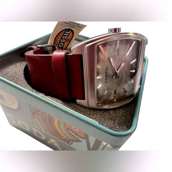 NWT-Fossil Watch Leather Brown Band with Silver Face - Picture 2 of 12